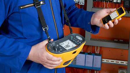 Los comprobadores de instalaciones multifunción Fluke serie 1660 evitan daños en los dispositivos