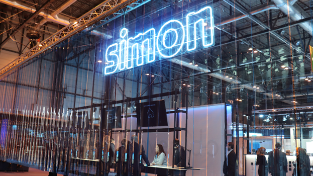 La nueva colección Simon 100 iO, basada en el IoT fue presentada en Matelec