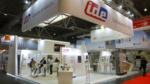 IDE presentó las últimas novedades de armarios eléctricos industriales en Hannover Messe