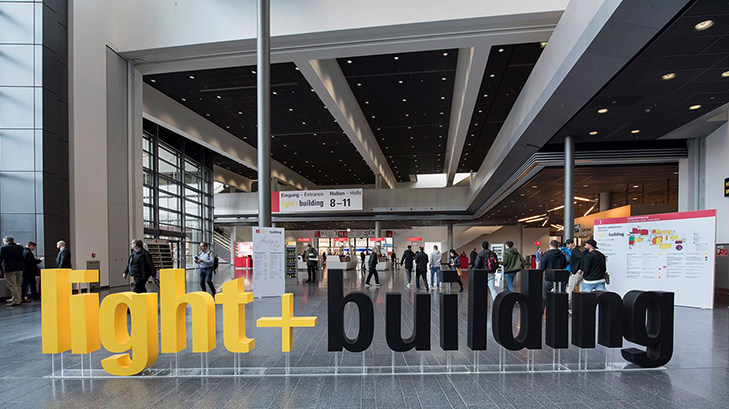 20 años de Light + Building: una fascinante labor pionera en el ámbito de la luminotecnia y tecnología de edificios