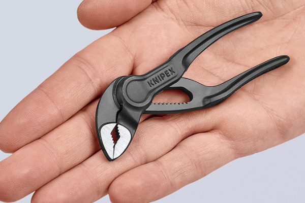 “COBRA XS” de KNIPEX es la nueva tenacilla para bombas de agua