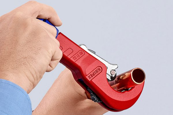 KNIPEX presenta el nuevo cortatubos “TUBIX