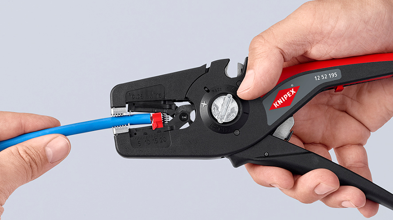 PRECISTRIP 16 es el nuevo pelacables autoajustable KNIPEX: Sencillez y Seguridad