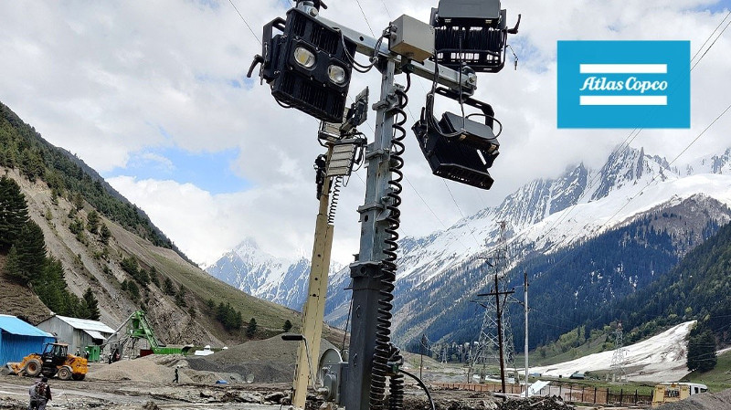 Las torres HiLight V5+de Atlas Copco iluminan el túnel de Zojila en India