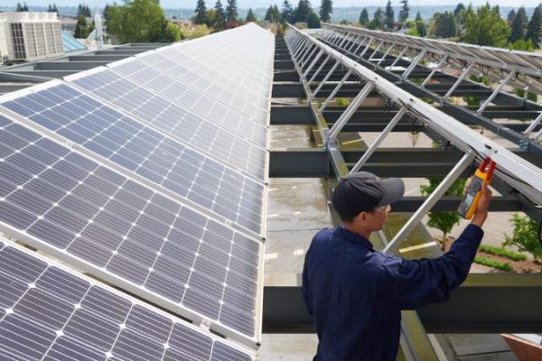 Fluke: Resolución de problemas en sistemas fotovoltaicos