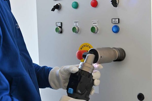 Herramienta Perforadora Hidráulica a Batería B-FL750ND de CEMBRE