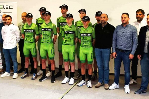 Retelec y Ambilamp promueven el ciclismo amateur con el Team Cycling Galicia