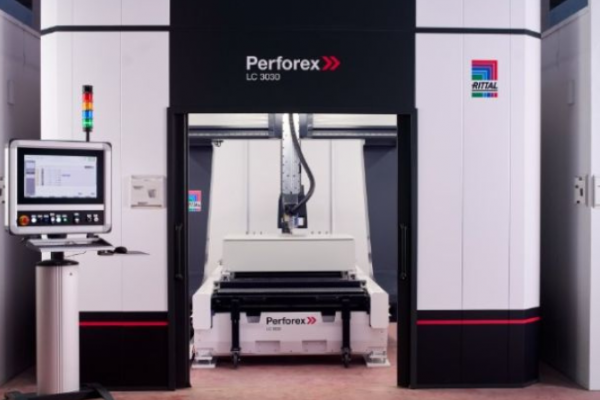 Rittal mejora la eficiencia con su avanzado Modification Center
